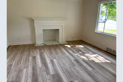 3726 Sunset Boulevard, Youngstown, OH 44502 - Photo 2