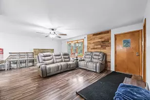 306 E Beech St, Alliance, OH 44601 - Photo 2