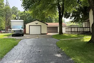1644 W Mahoning Trumbull Co Line Rd, Mineral Ridge, OH 44440 - Photo 16