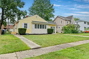 2330 21st St, Cuyahoga Falls, OH 44223 - Photo 2
