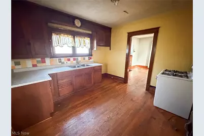 2426 Shirley Road, Youngstown, OH 44502 - Photo 6