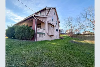 2426 Shirley Road, Youngstown, OH 44502 - Photo 2
