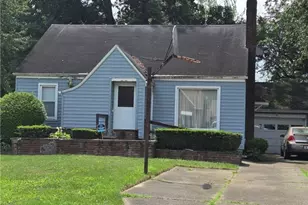 239 Gladstone St, Campbell, OH 44405 - Photo 2