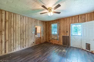 67480 Plum St, Bridgeport, OH 43912 - Photo 6