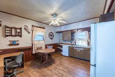 67480 Plum Street, Bridgeport, OH 43912 - Photo 2