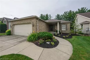 598 Saguaro Pl, Barberton, OH 44203 - Photo 2