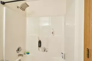 1843 Springfield Center Rd, Akron, OH 44312 - Photo 14