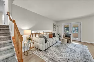 509 Silver Meadows Blvd, Kent, OH 44240 - Photo 2