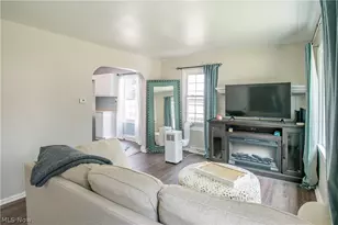 908 Hayes Ave, Willoughby, OH 44094 - Photo 6