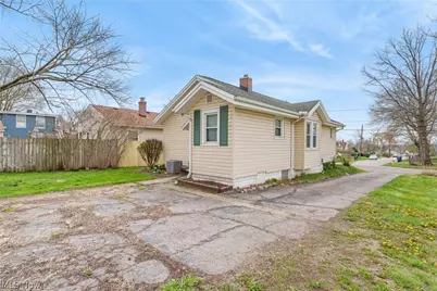 829 Indian Trail, Akron, OH 44314 - Photo 4