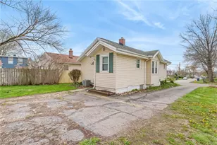 829 Indian Trail, Akron, OH 44314 - Photo 4