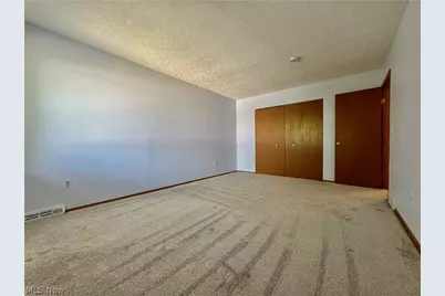 5484 Wildwood Court #B, Willoughby, OH 44094 - Photo 8