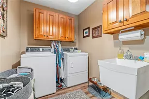 105 Rodeo Cir, Louisville, OH 44641 - Photo 18