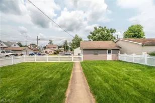 266 W Martin St, East Palestine, OH 44413 - Photo 32