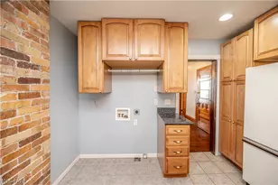266 W Martin St, East Palestine, OH 44413 - Photo 8