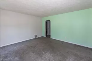 33 Pierce Ave, Cuyahoga Falls, OH 44221 - Photo 10