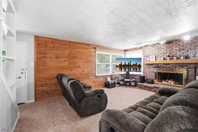 2250 Wichert Drive, Cuyahoga Falls, OH 44221 - Photo 6
