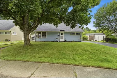 2250 Wichert Drive, Cuyahoga Falls, OH 44221 - Photo 2