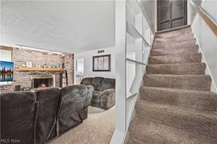 2250 Wichert Dr, Cuyahoga Falls, OH 44221 - Photo 10