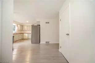 106 Stoney Creek Ct, Boardman, OH 44512 - Photo 8