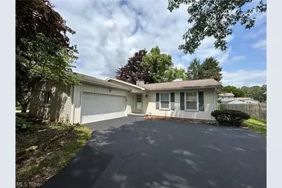 106 Stoney Creek Court, Boardman, OH 44512 - Photo 2