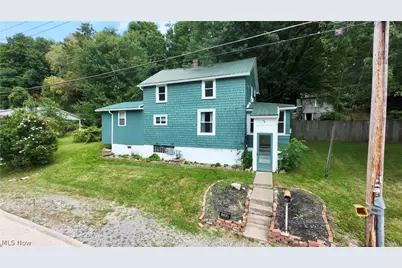 733 Critchfield Street, Millersburg, OH 44654 - Photo 2
