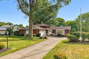 4963 Millwood Dr, Grandview Heights, OH 44147 - Photo 2