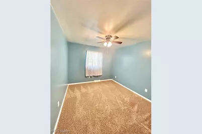300 W 38th Street, Shadyside, OH 43947 - Photo 10
