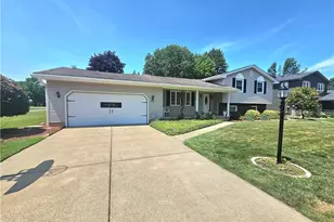 8394 4 Seasons Trail, Poland, OH 44514 - Photo 2