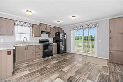 120 Sunset Drive #32, Lodi, OH 44254 - Photo 2