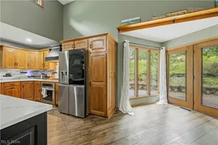 2402 Woodlawn Dr NW, Dover, OH 44622 - Photo 8