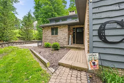 2402 Woodlawn Drive NW, Dover, OH 44622 - Photo 2