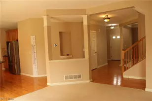 37603 Stoney Lake Dr, North Ridgeville, OH 44039 - Photo 2