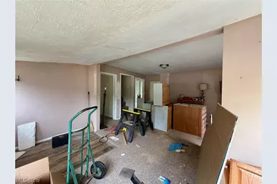 37454 Euclid Avenue, Willoughby, OH 44094 - Photo 2