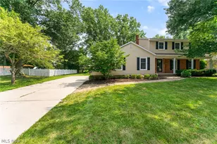 442 S Briarcliff Dr, Canfield, OH 44406 - Photo 2