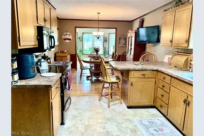 1449 4th Street SE, New Philadelphia, OH 44663 - Photo 4