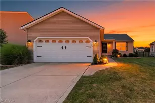 6108 Greenview Trail, North Ridgeville, OH 44039 - Photo 2