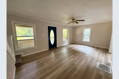 605 Sackett Avenue, Cuyahoga Falls, OH 44221 - Photo 2