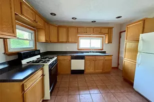 605 Sackett Ave, Cuyahoga Falls, OH 44221 - Photo 6