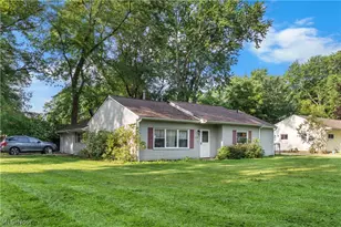 6240 Montrose Dr, Madison, OH 44057 - Photo 2