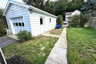 1055 Ambrose Ave, East Liverpool, OH 43920 - Photo 6