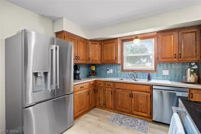 839 Delaware Avenue, Elyria, OH 44035 - Photo 10