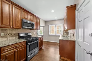19619 Winslow Rd, Huber Heights, OH 44122 - Photo 8