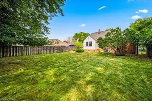 134 E 293rd St, Willowick, OH 44095 - Photo 32