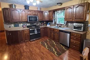 171 Pyle Pl, Adena, OH 43901 - Photo 2
