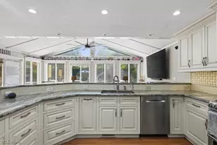 8230 Yorkshire Dr, Mentor, OH 44060 - Photo 8