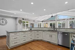 8230 Yorkshire Dr, Mentor, OH 44060 - Photo 10