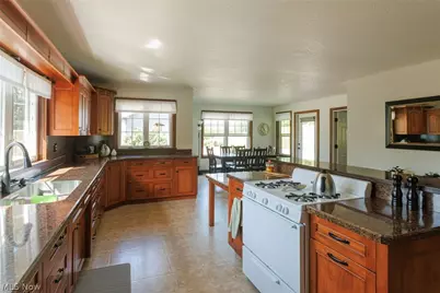 13862 Lawnfield Street SW, Beach City, OH 44608 - Photo 10