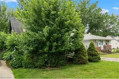 250 Plymouth Road, Eastlake, OH 44095 - Photo 2