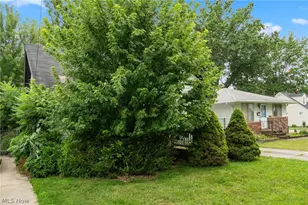 250 Plymouth Rd, Eastlake, OH 44095 - Photo 2